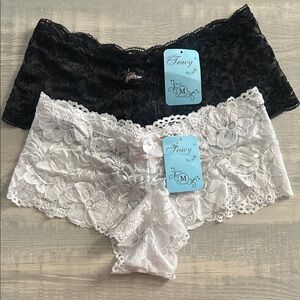 Tracy -  Lace Cheeky Panties - Blk & White - Size Medium (Set of 2) NWT